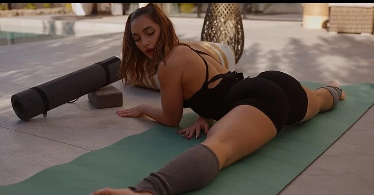 Private - Sara Diamante - Sara Diamante’s Yoga and Sex Routine