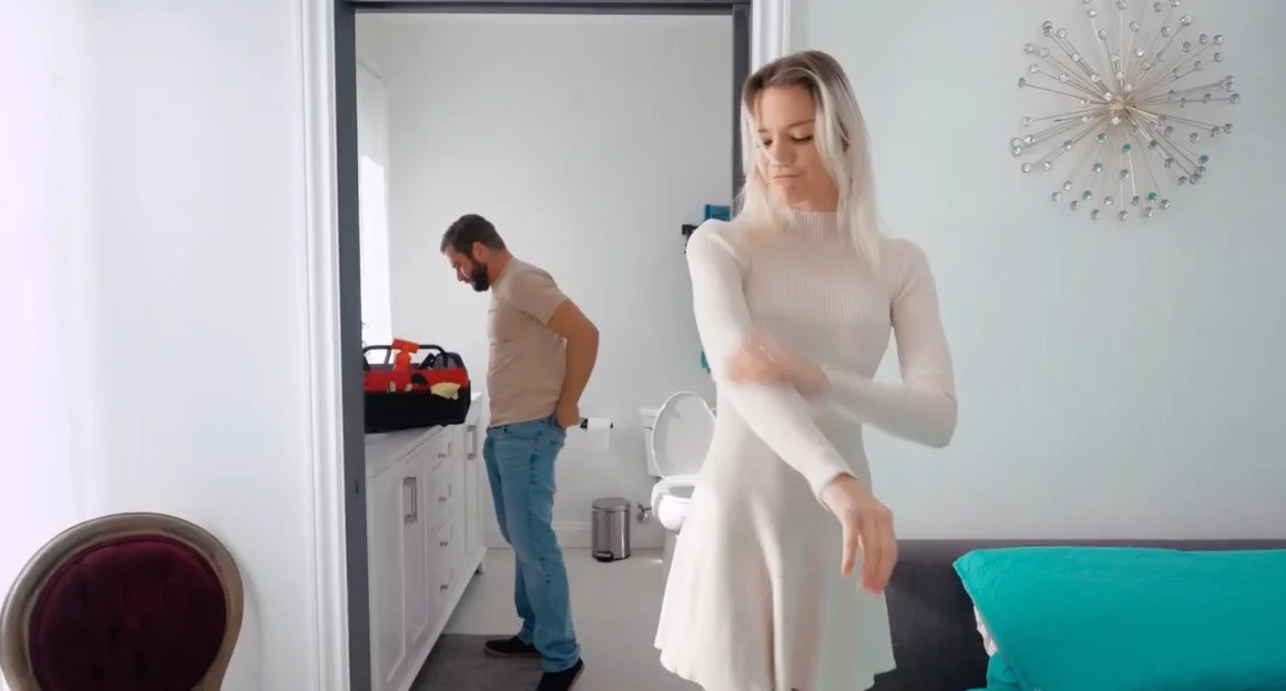 أفضل ماما - كينا جيمس - فحص أنبوب السباك