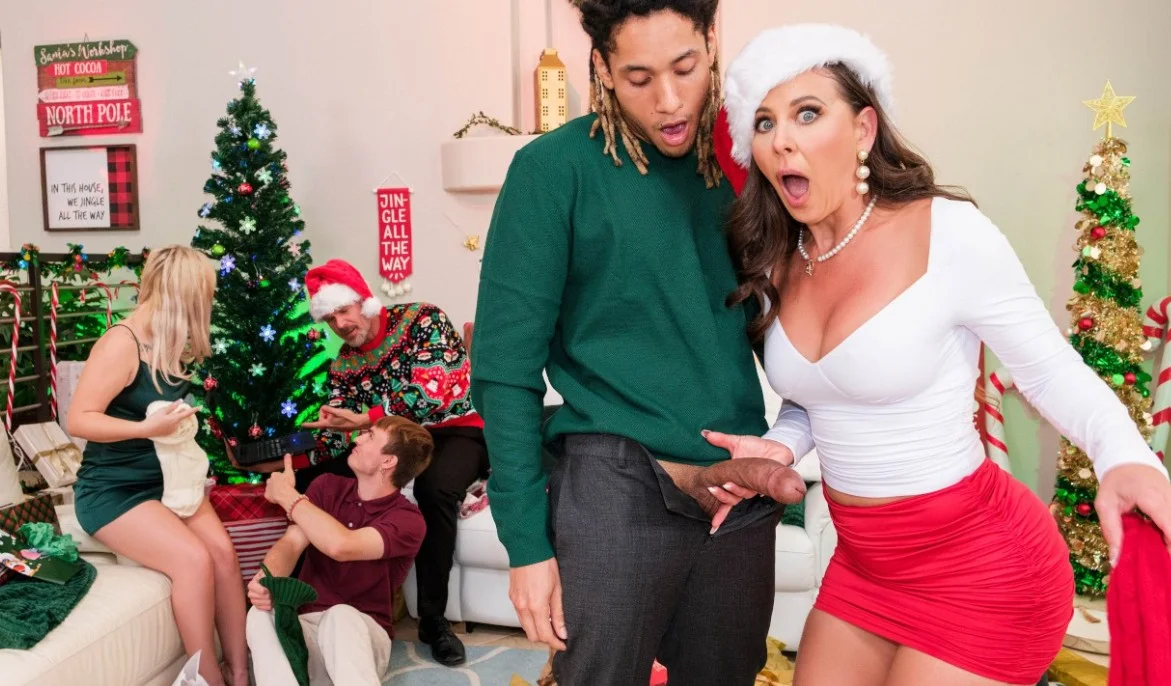 Brazzers Exxtra - Cherie Deville & Rylee Blake - MILF Pounded With Christmas Joy 1080p