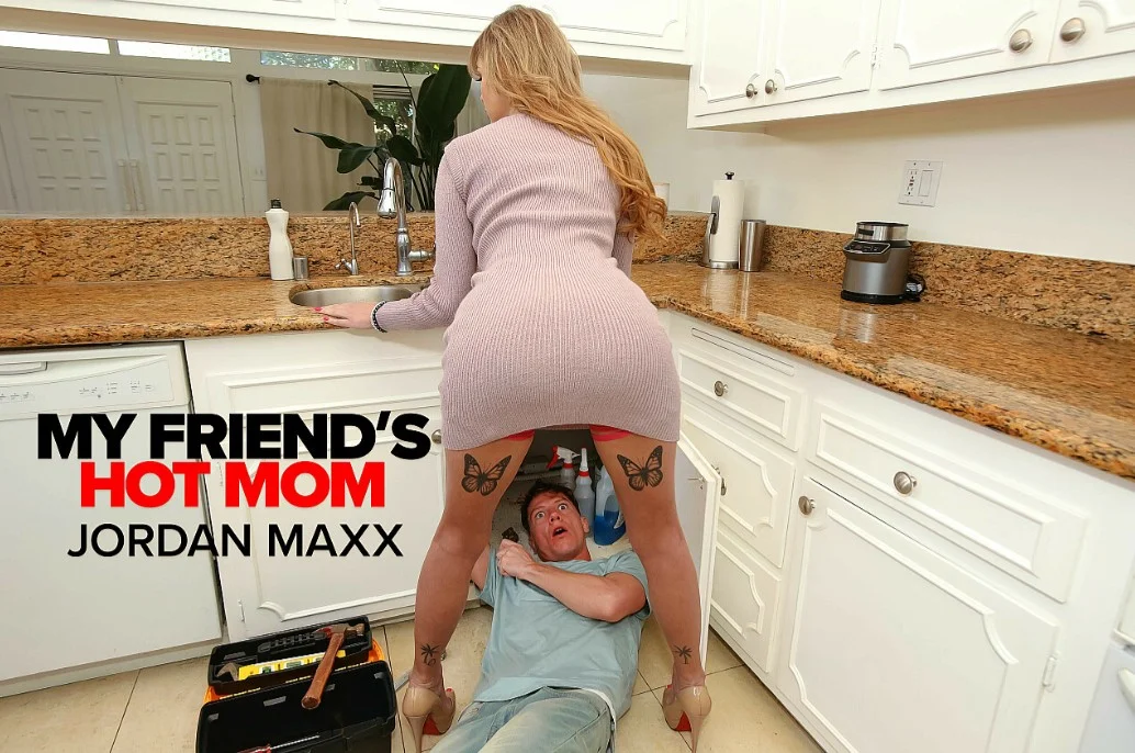 Hot Mom mého přítele - Jordan Maxx - Sexy Milf Jordan Maxx kontroluje nástroj přítele svého syna, aby zjistil, jak dobře funguje