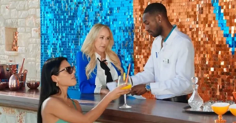 Blacked - Kelly Collins - Hotel Vixen Sæson 2 Episode 5 Poolpas