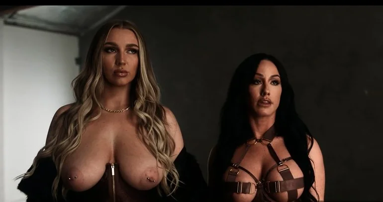 Dybere - Jennifer White, Kendra Sunderland - Forhandling