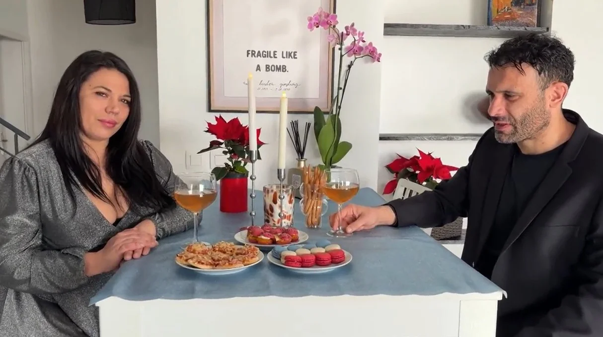 Jacquie Et Michel TV - Vicky - Vicky, 40 år gammel, lægesekretær!
