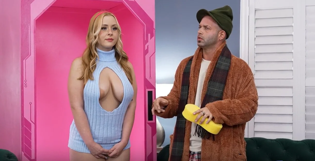 Freaky Fembots - Zoey Uso - Min CuddleBot 3000