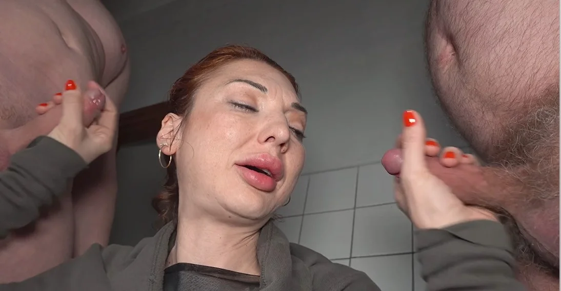 4K CFNM - Katerina Berg - Looking for strangers dicks