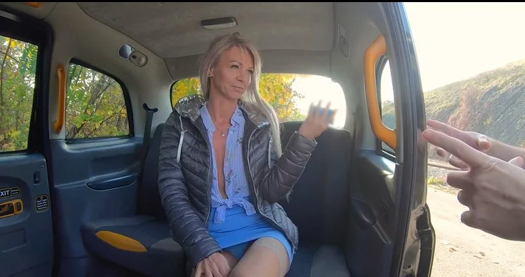 Η GILF χωρίς μετρητά