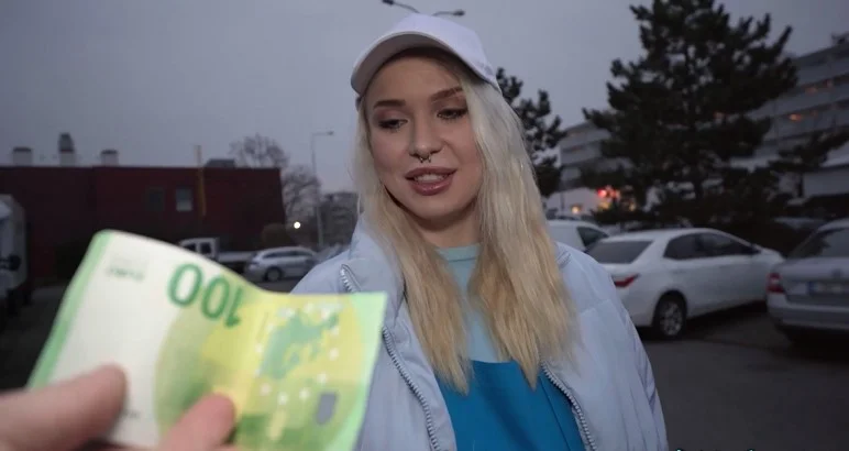 Δημόσια Πράκτορας - Vera Jarw - Is This Your Creamy Pizza 1080p
