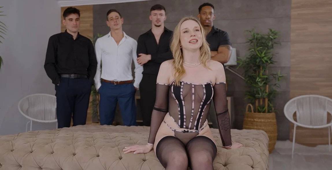 Ιδιωτική - Alice Klay - Stepbro πείθει την Alice Klay Into A Gangbang