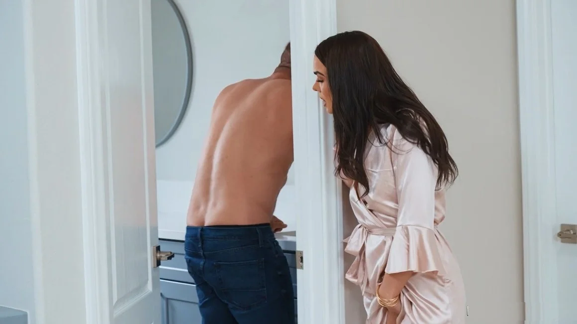 brazzers exxtra - אייבי אירלנד - שלל של אמבט בועות