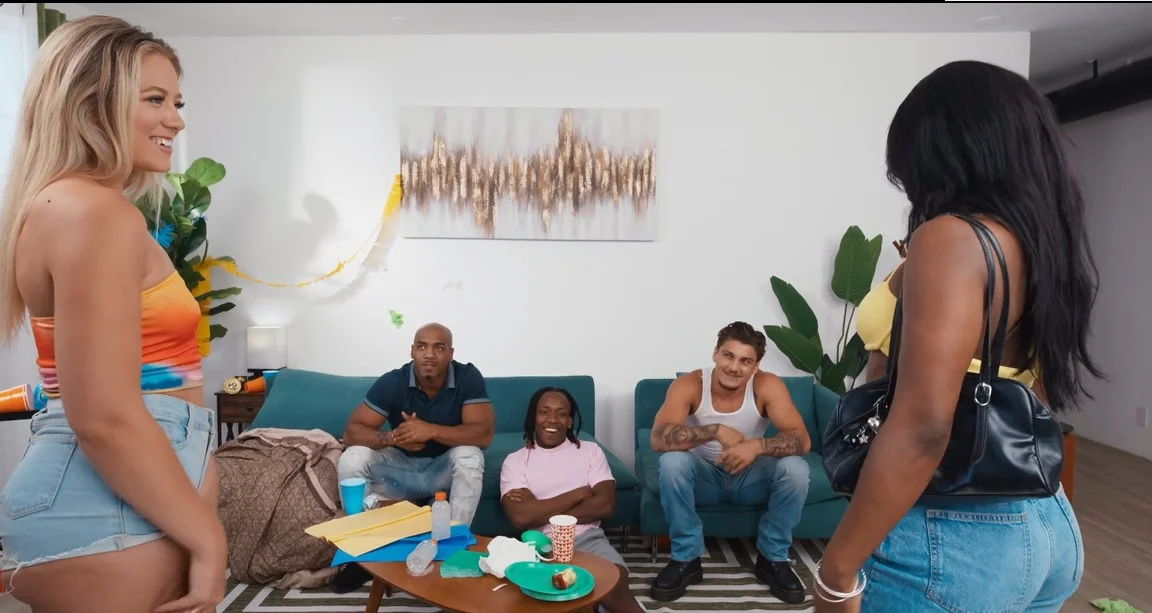 Brazzers Exxtra - लिज़ जॉर्डन - लिज़ इज़ वन ऑफ़ द बॉयज़