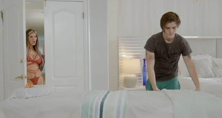 ロリ・デイムズがママとアナルプレイ 1080p
