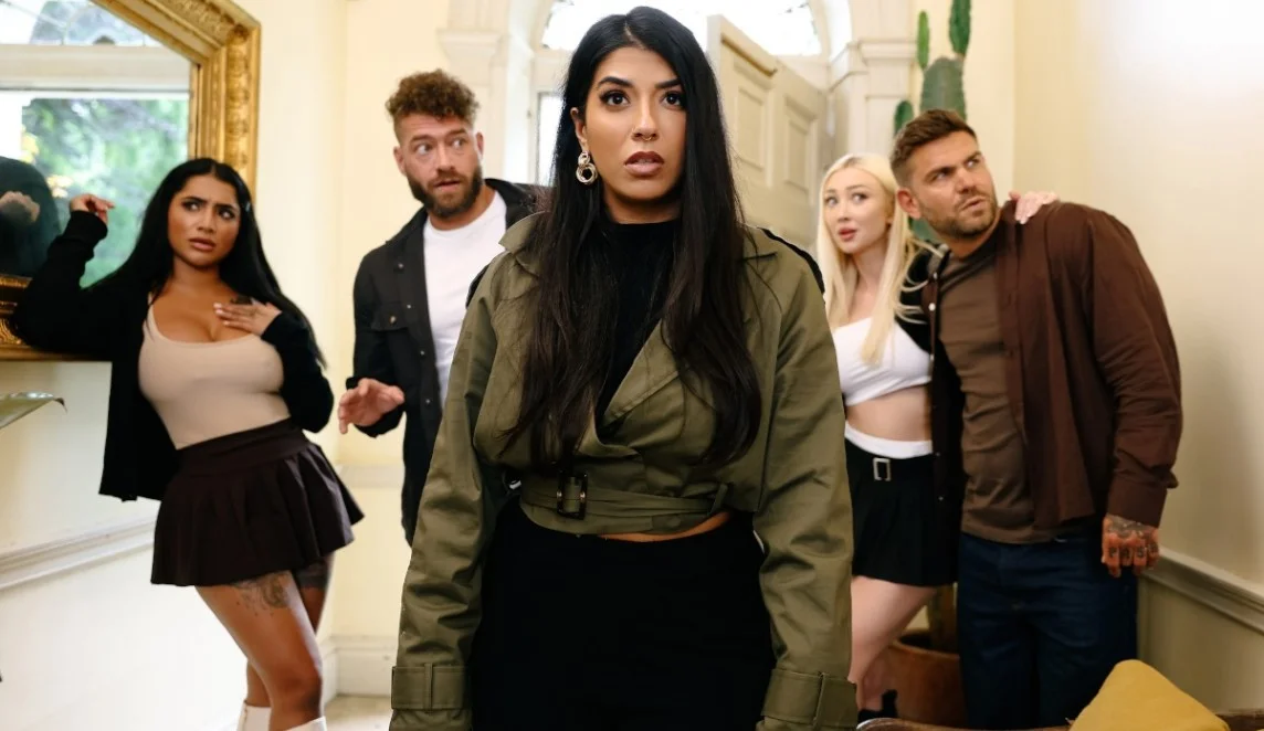 Taman Permainan Digital - Yasmina Khan & Frances Bentley - Ghosted - Episod 1 1080p