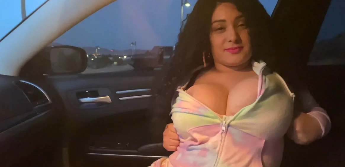 Isteri Panas Utama - Barbi Curvy - Jogging Naik Kereta Hotwife