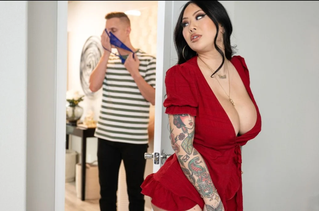 Brazzers Exxtra - Connie Perignon - Jeg trenger privatliv bortsett fra i dusjen