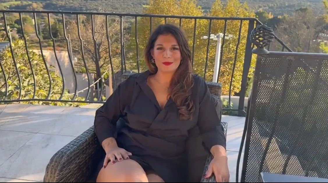 JacquieEtMichelTV Lola, 35 år gammel, sykepleier i Draguignan