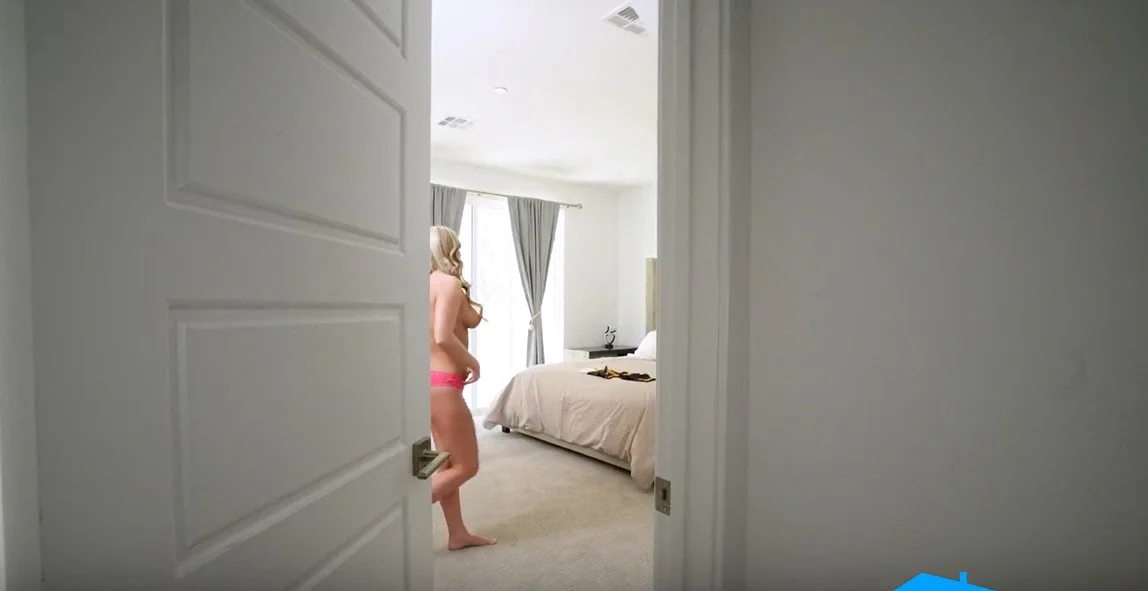 Søster elsker meg - Ria Rose - La meg håndtere den jævelen Ria Roses eksplosive debut med sæd