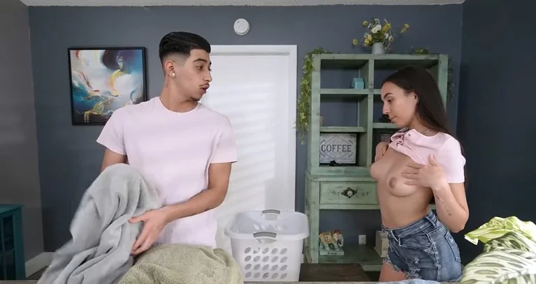 Mijn perverse familie - Sasha Tatcha - Doe mijn klusjes en ik help je een handje