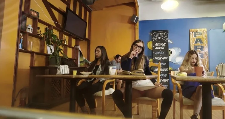 Sex la o cafenea cu o prietenă rusă