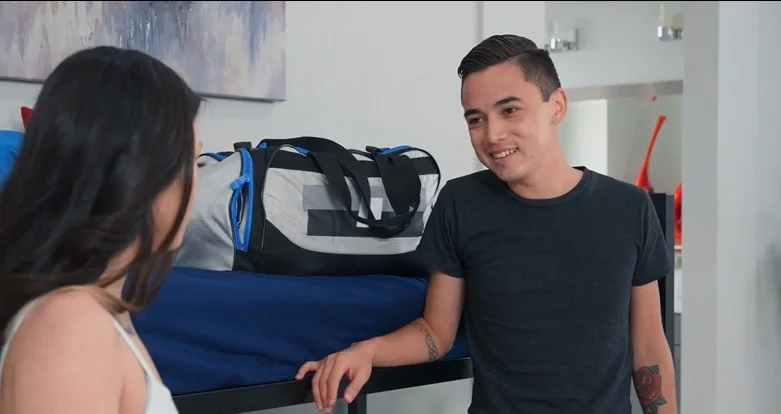 Brazzers Exxtra - Lulu Chu - Prieteni de cameră 1080p