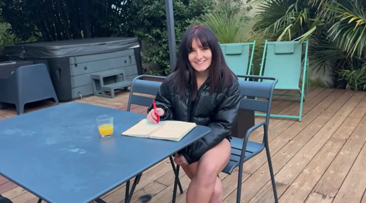 Jacquie Et Michel TV - Kina Glam - 25 years old, from Toulouse