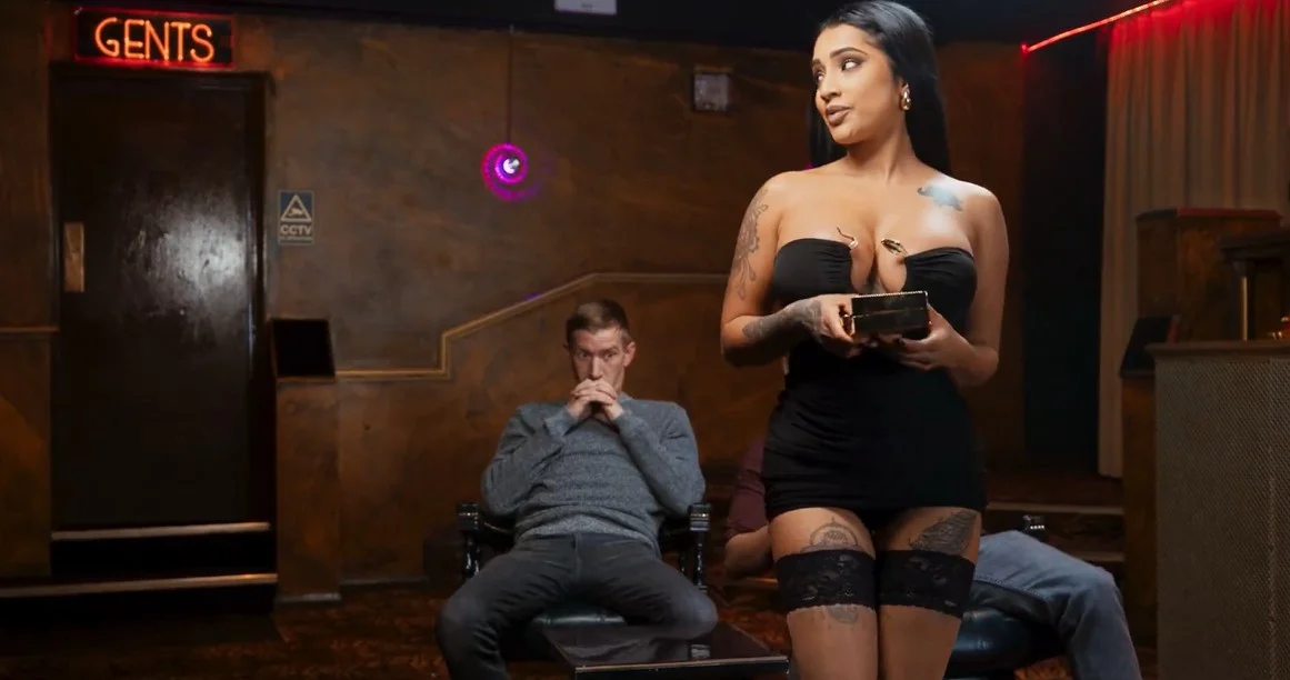 brazzers extra - yasmina khan - неуредан секс у јавном купатилу 1080p