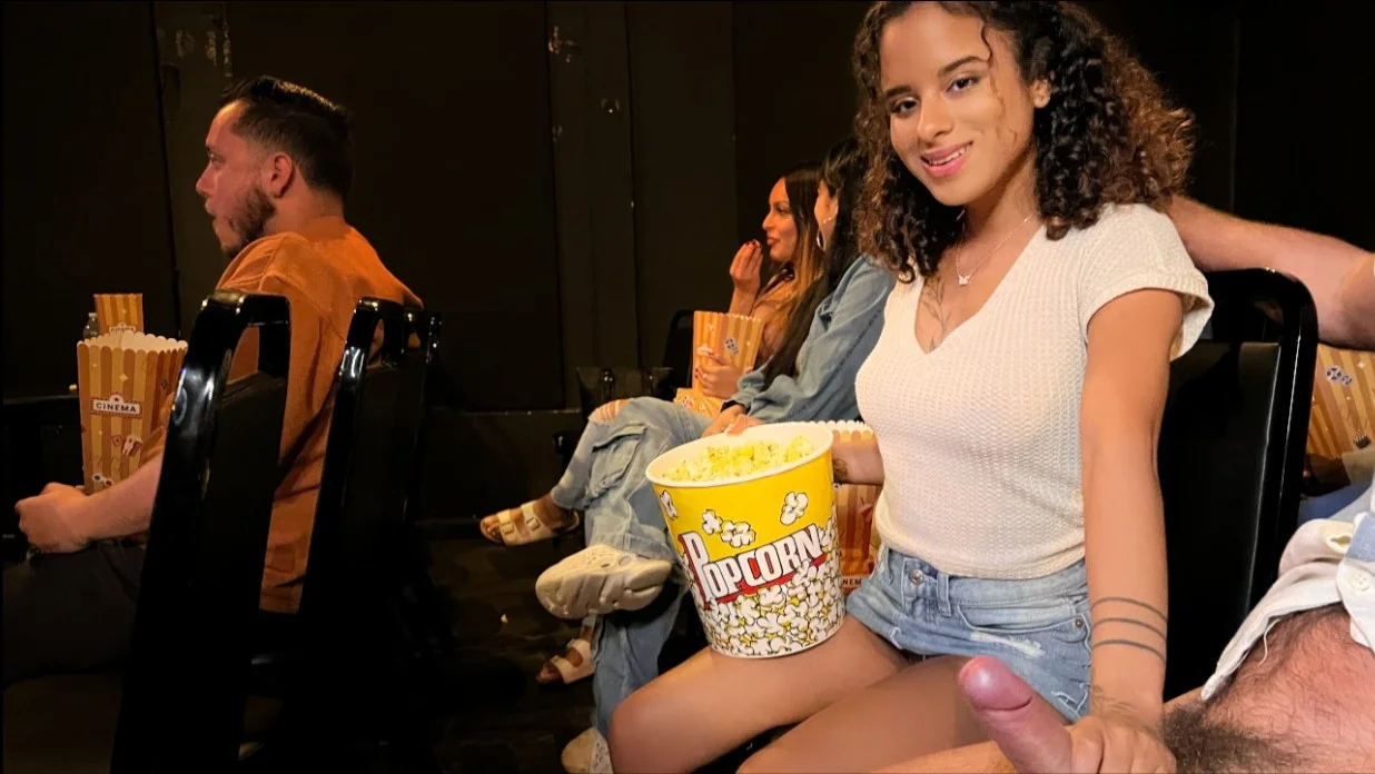 มาโพสต์กันเถอะ - อิซาเบลล่า จูลส์ - โรงภาพยนตร์กระพริบ