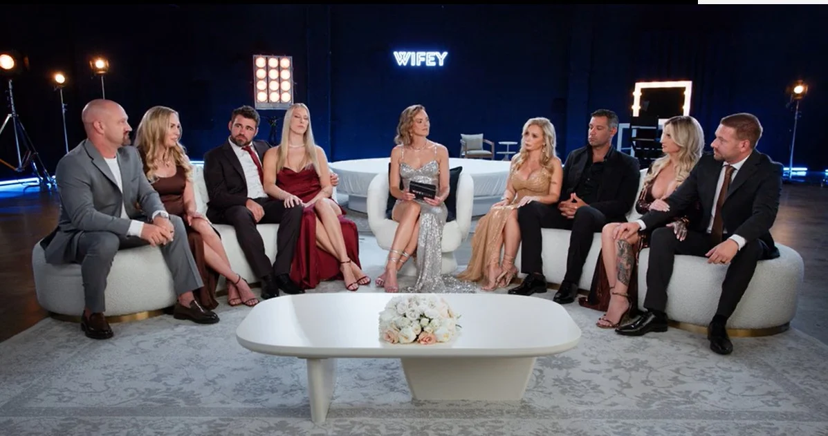 Wifey - Serenity Cox, Danielle Renae, Sierra Spunk, Anastasia Shades, Country Hotwife - การรวมตัวของเหล่าภรรยาสุดฮอต - เหล่าภรรยาสุดฮอตกลับมาอีกครั้งเพื่อปาร์ตี้เซ็กส์สุดเหวี่ยง
