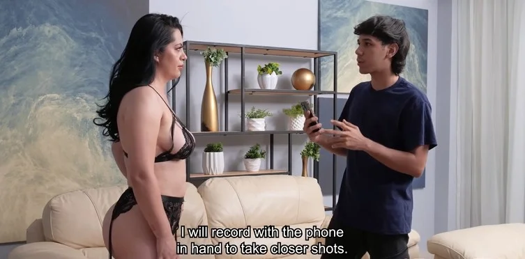 SexMex - 继母开设Manymodels账号 第一部分 卡桑德拉·卢扬
