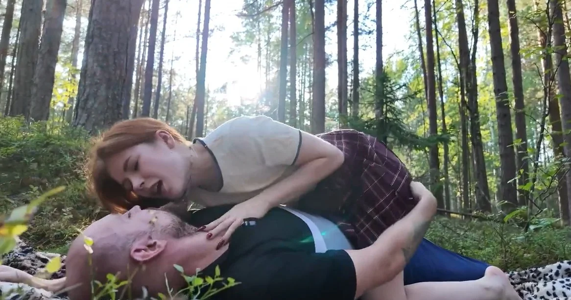 Whores In Public - Luna Rishi - Outdoor 肛交 With Cute Luna Rishi