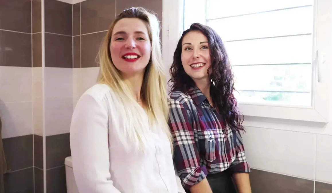 Jacquie Et Michel TV - Chloe & Mia - Chloe 和 Mia 进入二挡！
