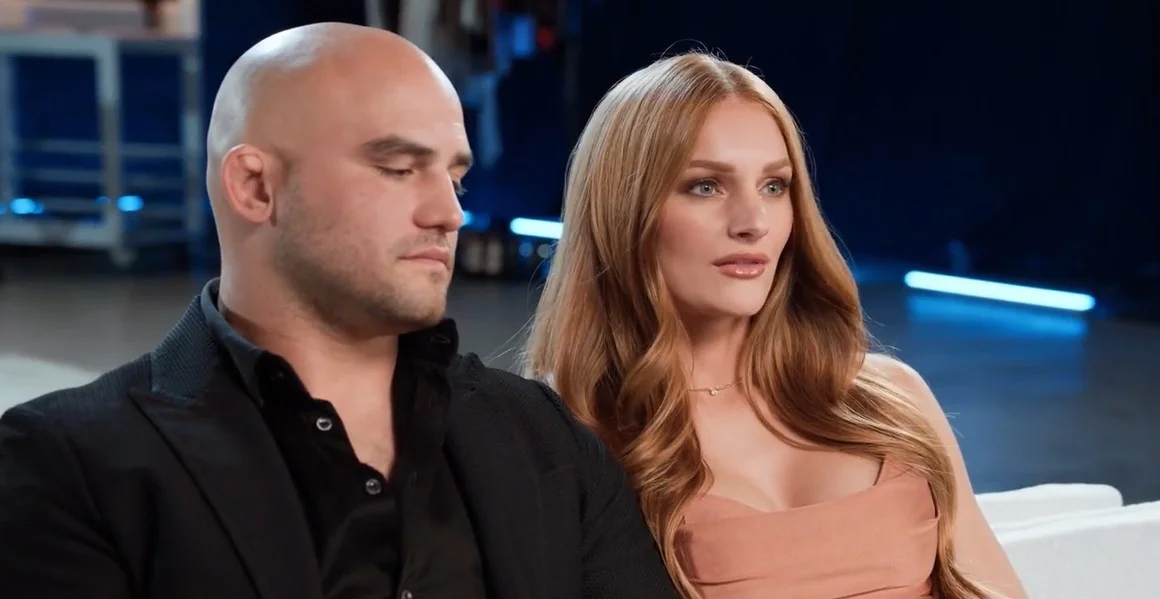 ДРУЖИНА - Джессі Рей - Джессі та Метт - Чудова Рудоволоса Отримує сперму в жопе з великим чорним членом