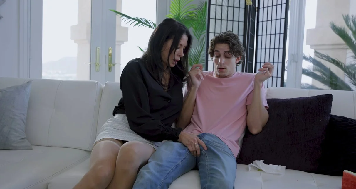 Dog House Digital - Reagan Foxx - Mommy Gets Filled