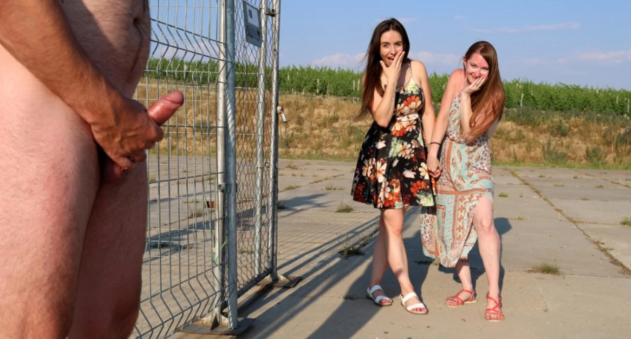 4K CFNM - Lenna Ross & Kiwii Sweet - Public cumming